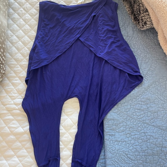 Swim suits and tank top - Picture 4 of 5